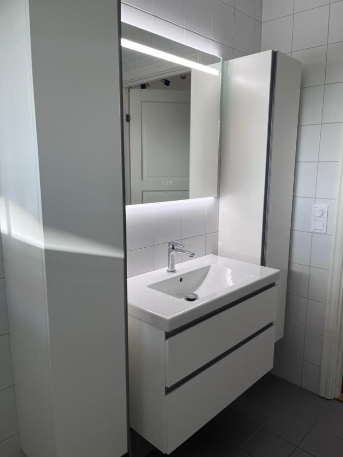 Havsnaera Nyrenoverat Centralt I Båstad Extérieur photo